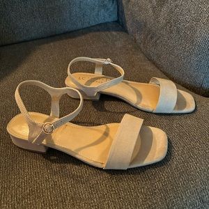 NWT LC Lauren Conrad Nude Sandals - Size 8